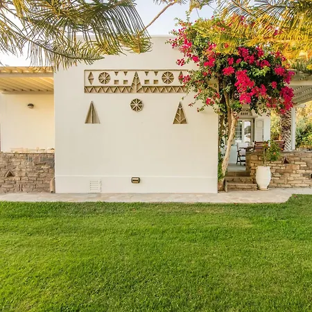 Vila Windmill In Tinos Ayios Sostis